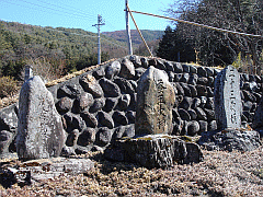 南郷の石造物